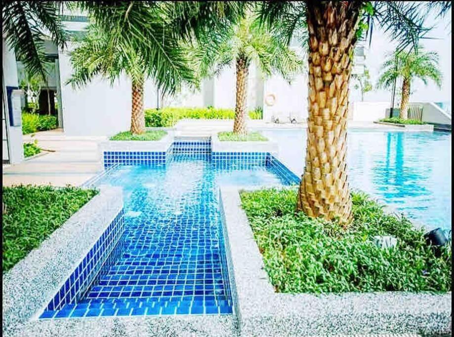 Legoland Jb Aghome Medini 3Room8Pax Bukit Indah Nusajaya  Exterior photo